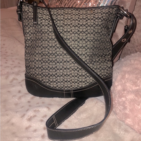 Coach Crossbody 🎀 - Picture 12 of 14